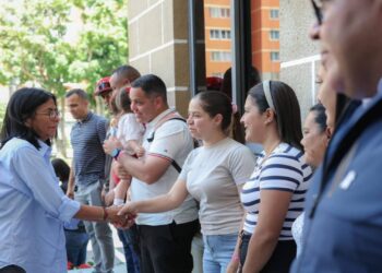 ‘Plan Venezuela Renace’: entregan 151 viviendas a familias afectadas por el doblete sísmico en el Distrito Capital