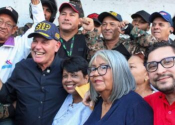 Alcalde Di Martino: «En revolución todo va a asambleas y las comunidades deciden»
