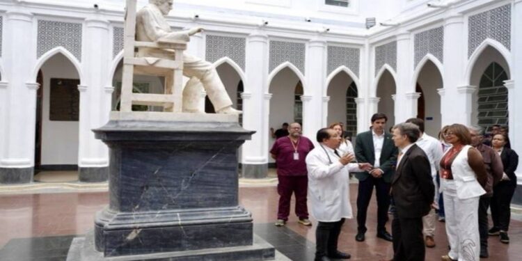 EE. UU. realiza donación de equipos e insumos al Hospital Vargas en Caracas