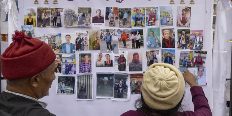 Nepal reporta 1.451 muertos y 5.800 desaparecidos 25 días después de la riada del Himalaya