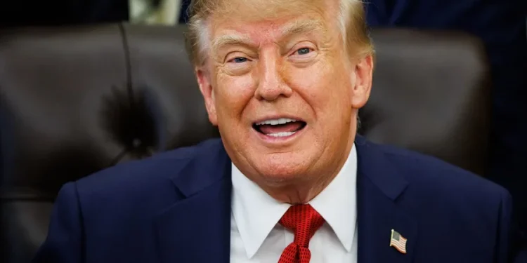 Trump dice que el arco del triunfo de Washington será un complejo militar con drones y francotiradores