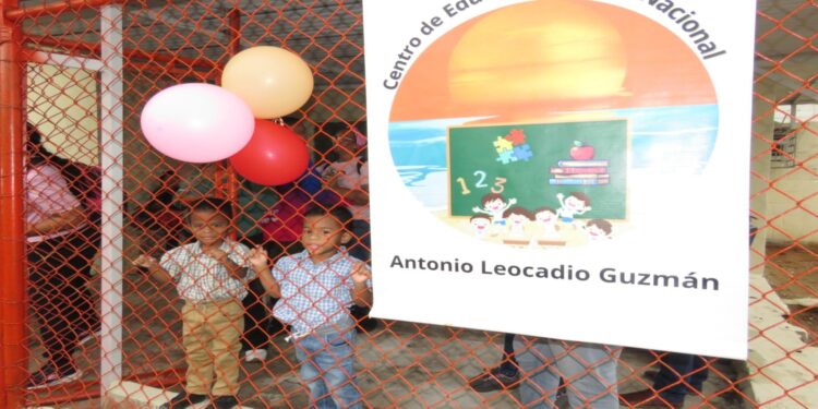 Circuito Comunal Chiquinquirá 1 entrega rehabilitado el CEIN ‘Antonio Leocadio Guzmán’ en Maracaibo