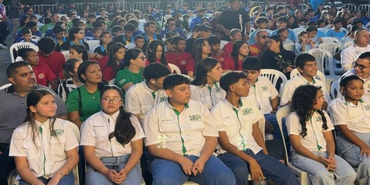 Fundación Nacional de la Gaita entregó más de 140 instrumentos profesionales a las 20 agrupaciones ganadoras del 2.º Festival Nacional en una jornada histórica