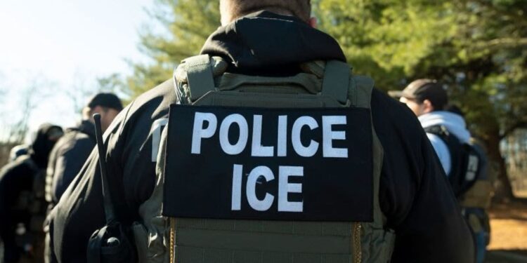 Ataque del ICE a migrante venezolano genera protestas en Austin