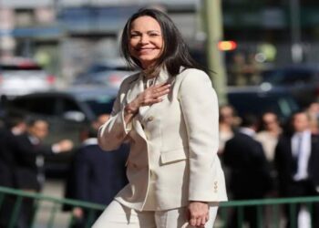 María Corina Machado plantea definir fecha para elecciones mientras avanzan las reformas económicas en Venezuela