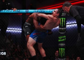 Combate sin precedentes: policía y exconvicto se enfrentan en la UFC con un desenlace sorprendente (Video)