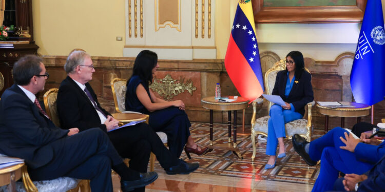 Mandataria Delcy Rodríguez se reúne con la directora regional del PNUD