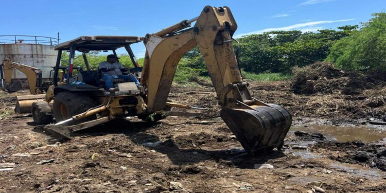 Realizan jornada integral de saneamiento en la Cañada Cacaito, parroquia Cristo de Aranza