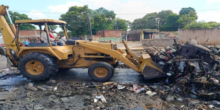 IMA ejecutó saneamiento ambiental en la parroquia Antonio Borjas Romero