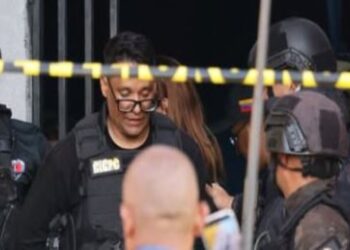 (Video) Sujeto en Barinas se entrega tras liberar a las dos niñas que mantenía como rehenes: acabó con la vida de los padres