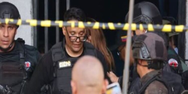 (Video) Sujeto en Barinas se entrega tras liberar a las dos niñas que mantenía como rehenes: acabó con la vida de los padres