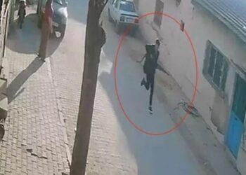 Estudiante en escuela de Turquía hiere a 11 personas en un tiroteo (Video)