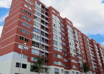 Gobierno realiza la entrega de más de 700 viviendas a familias afectadas por el doble terremoto