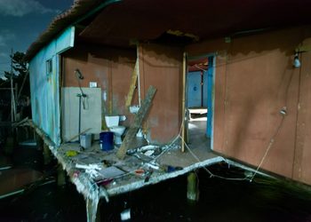 Colapso de vivienda en Santa Rosa de Agua deja tres adultos mayores lesionados