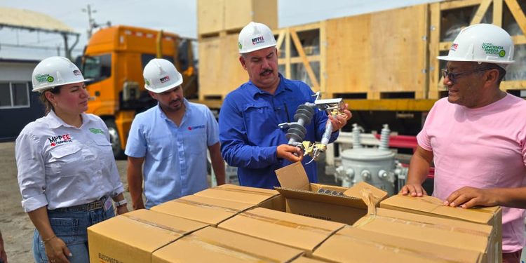 Gobernador Luis Caldera entrega 150 nuevos transformadores para distintas parroquias de Maracaibo