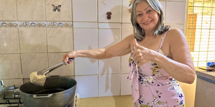 Gobernador Luis Caldera enciende cocinas en 924 viviendas de la comuna “El Despertar de un Pueblo”