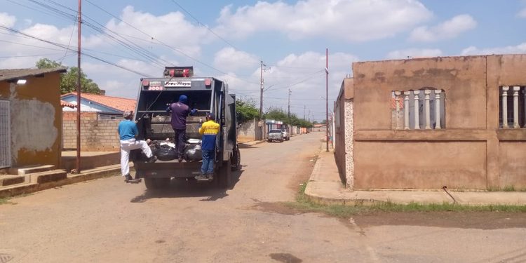 Más de 1200 toneladas de basura recolecta el IMAU diariamente en distintas parroquias