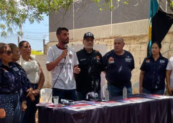 ‎200 familias del oeste marabino recibieron las nomenclaturas de sus viviendas en la parroquia Francisco Eugenio Bustamante