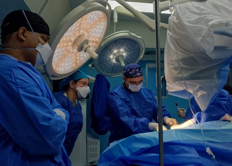 Jornada cardiovascular beneficia a 24 zulianos con la implantación de marcapasos en el Sahum