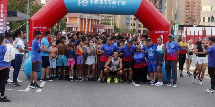El asfalto de la ciclovía vibró con el II Acuatlón Fundación Mariaelena