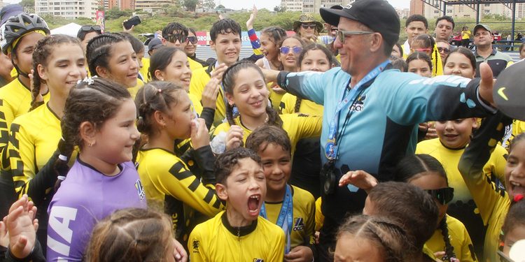Maracaibo coronó al club Zulia Rollers en un exitoso festival nacional de patinaje»