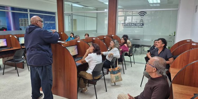 Gobernación del Zulia impulsa la alfabetización tecnológica de adultos mayores a través de la Casa del Abuelo