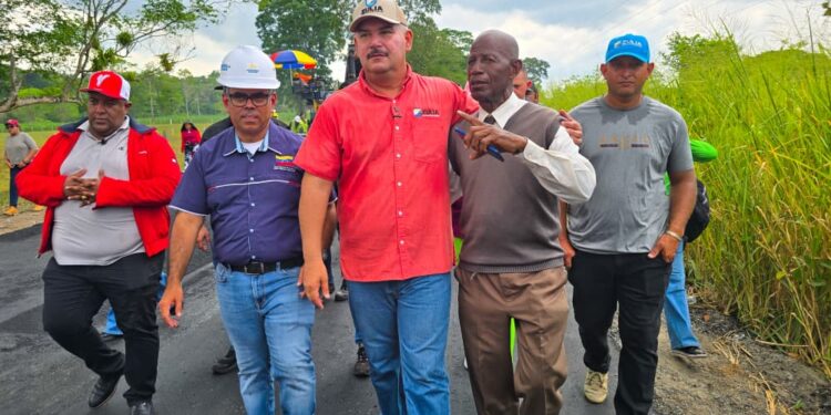 Vicepresidencia de Servicios Públicos y Gobernación del Zulia inician rehabilitación vial de la Troncal 1 en el municipio Sucre