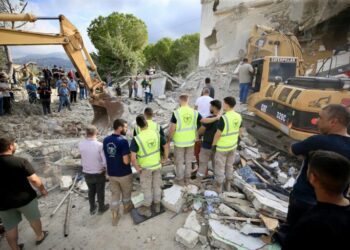 Ataques aéreos israelíes destruyen por completo el Hospital Ghandour en el sur de Líbano