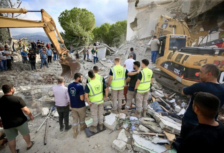 Ataques aéreos israelíes destruyen por completo el Hospital Ghandour en el sur de Líbano