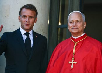 El histórico encuentro entre el papa León XIV y Emmanuel Macron: debate sobre la laicidad y la dignidad humana en el Elíseo