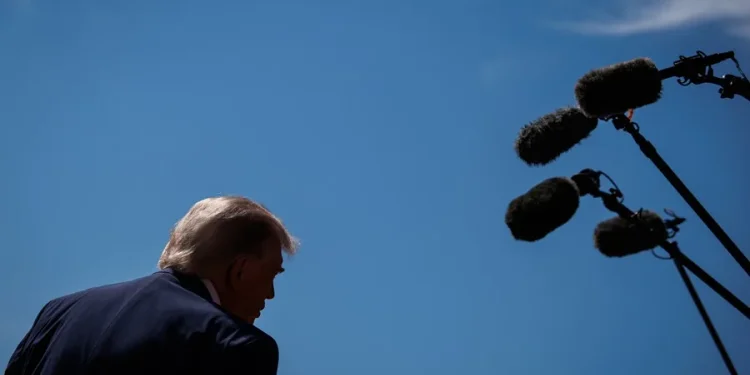 La Casa Blanca deniega el acceso a periodistas de CNN, MS NOW y Politico tras veto de Trump