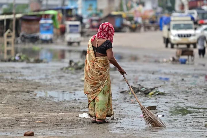 Tragedia en la India: Lluvias extremas en Uttar Pradesh dejan al menos 56 fallecidos y graves daños materiales