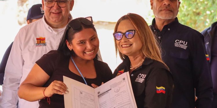 Alcaldía Bolivariana de Maracaibo otorgó más de 50 títulos de propiedad en Los Modines
