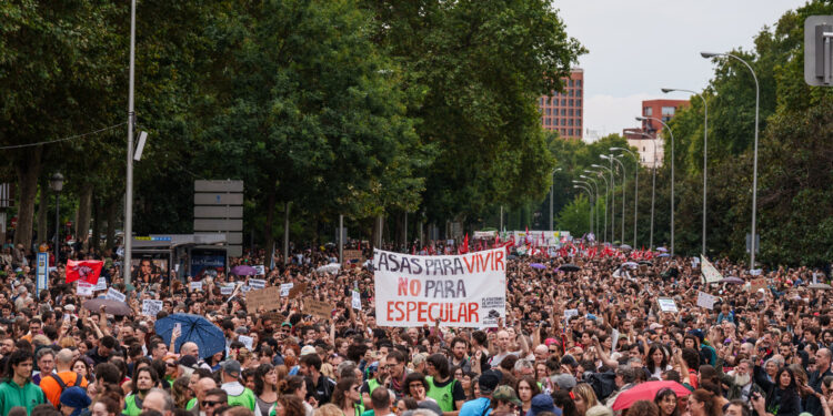 España estalla por la vivienda: miles de personas salen a las calles reclamando sus derechos (VIDEOS)