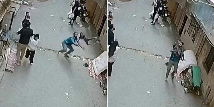 ESPECTACULAR VIDEO: Hombre atrapa en el aire y salva a un niño que cayó de un tercer piso