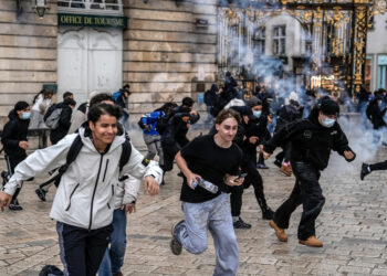 «¡Hemos tomado la Bastilla!»: Nueva jornada de protestas a gran escala sacude a Francia (VIDEOS)