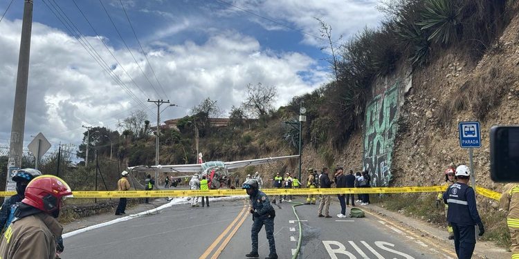 VIDEOS: Avioneta de pasajeros sufre aparatoso accidente cuando aterrizaba en Ecuador