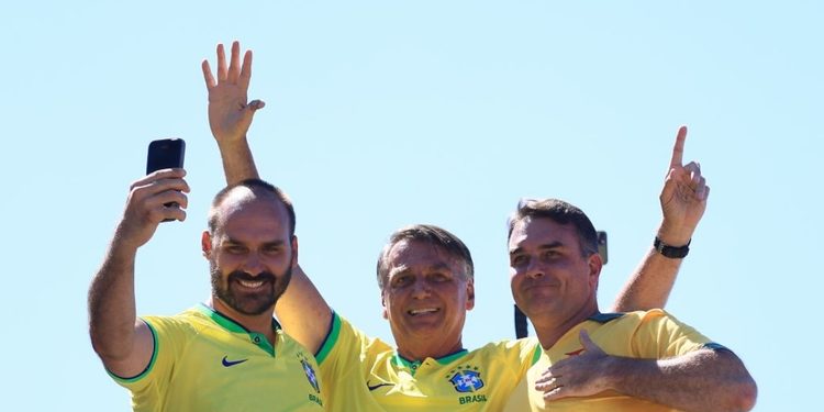La Justicia de Brasil ordena el arresto de un hijo de Bolsonaro