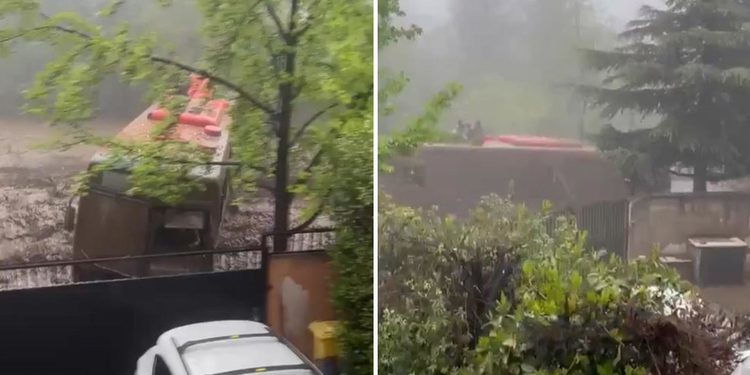 VIDEOS: Devastador aluvión arrastra autos y buses por las calles de Santiago de Chile
