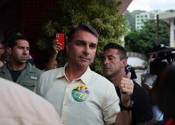 Flávio Bolsonaro tiene un ‘as’ bajo la manga para extender su mandato si gana elecciones en Brasil