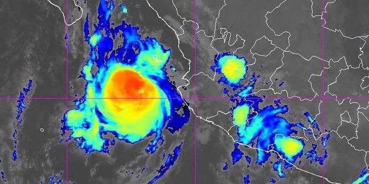 ¿Por qué esta temporada de huracanes es la más potente de las últimas décadas?