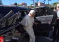 VIDEO: El momento en el que el papa León XIV entra al hospital para ser operado