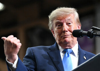 Trump alardea de su poder presidencial: «Ahora Google me besa el trasero»