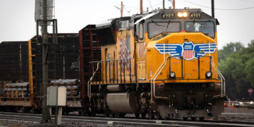Madre de 8 hijos muere atropellada por un tren durante su carrera matutina en EE.UU.