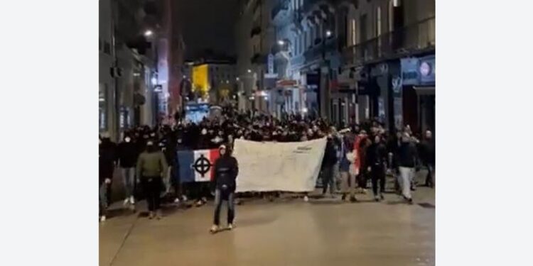 VIDEOS: Ultraderecha toma las calles de una ciudad francesa tras disturbios y saqueos
