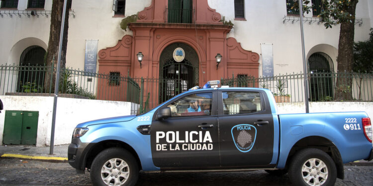 Horror en Argentina: gritos de auxilio revelaron cómo un padre mantenía encerrada a su familia