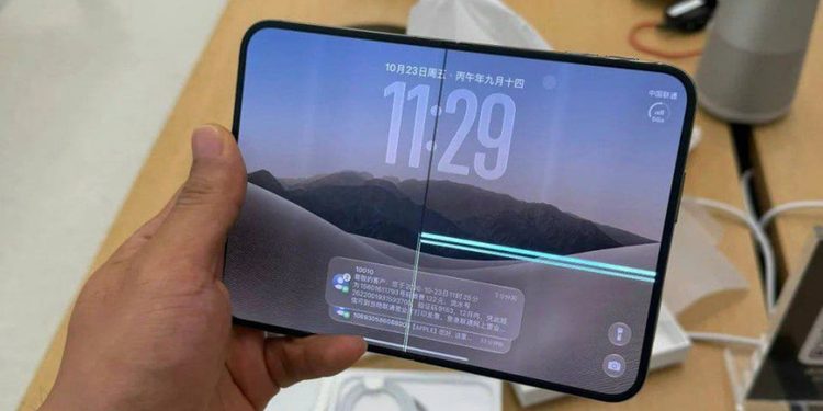 2.000 dólares y una pantalla agrietada en horas: las quejas de los primeros compradores del iPhone Duo