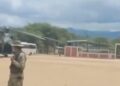 Premier de Perú hace volar los techos de un caserío por aterrizar con su helicóptero (VIDEO)