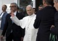 León XIV sale del hospital Gemelli para regresar al Vaticano tras recibir el alta hospitalaria