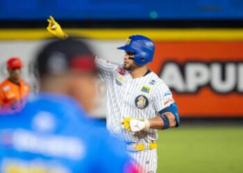 Magallanes se queda con la victoria en casa ante Caribes de Anzoátegui con un espléndido Ángel Reyes